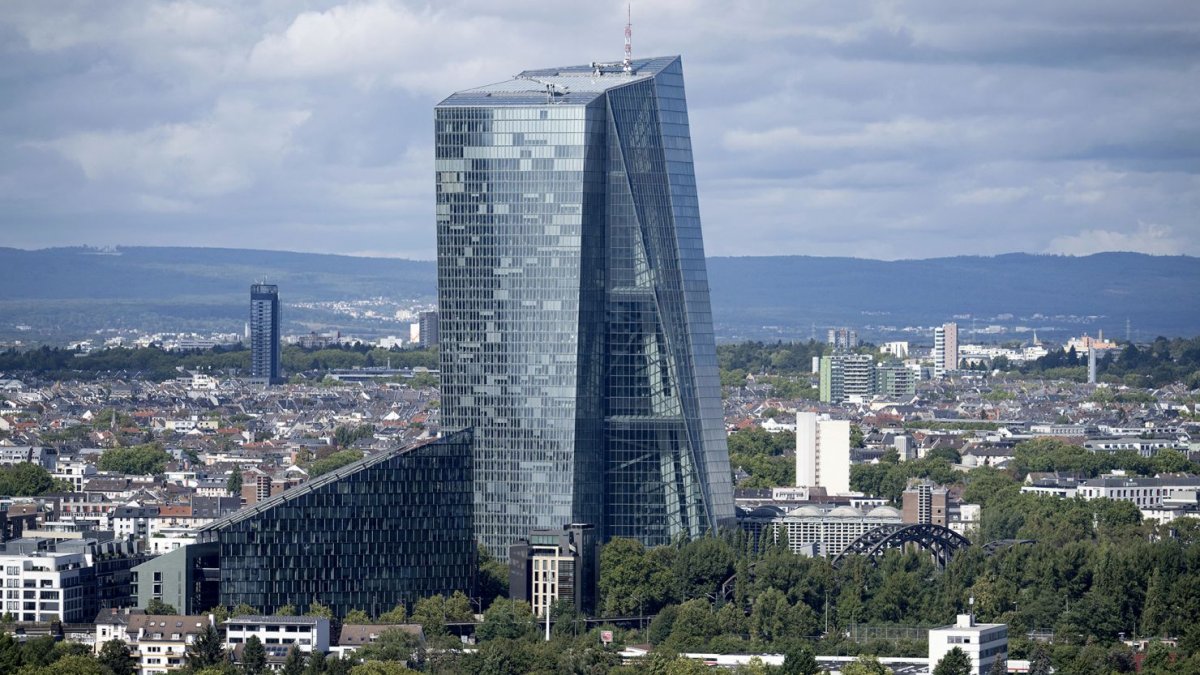 The European Central Bank continues to lower interest rates