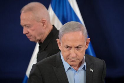 Netanyahu Unexpectedly Dismisses Israel's Defense Minister