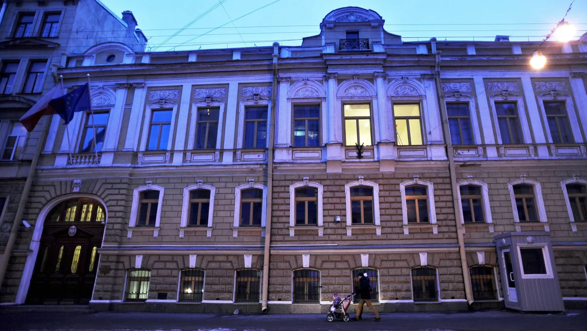 Russia Orders Closure of Polish Consulate in St. Petersburg