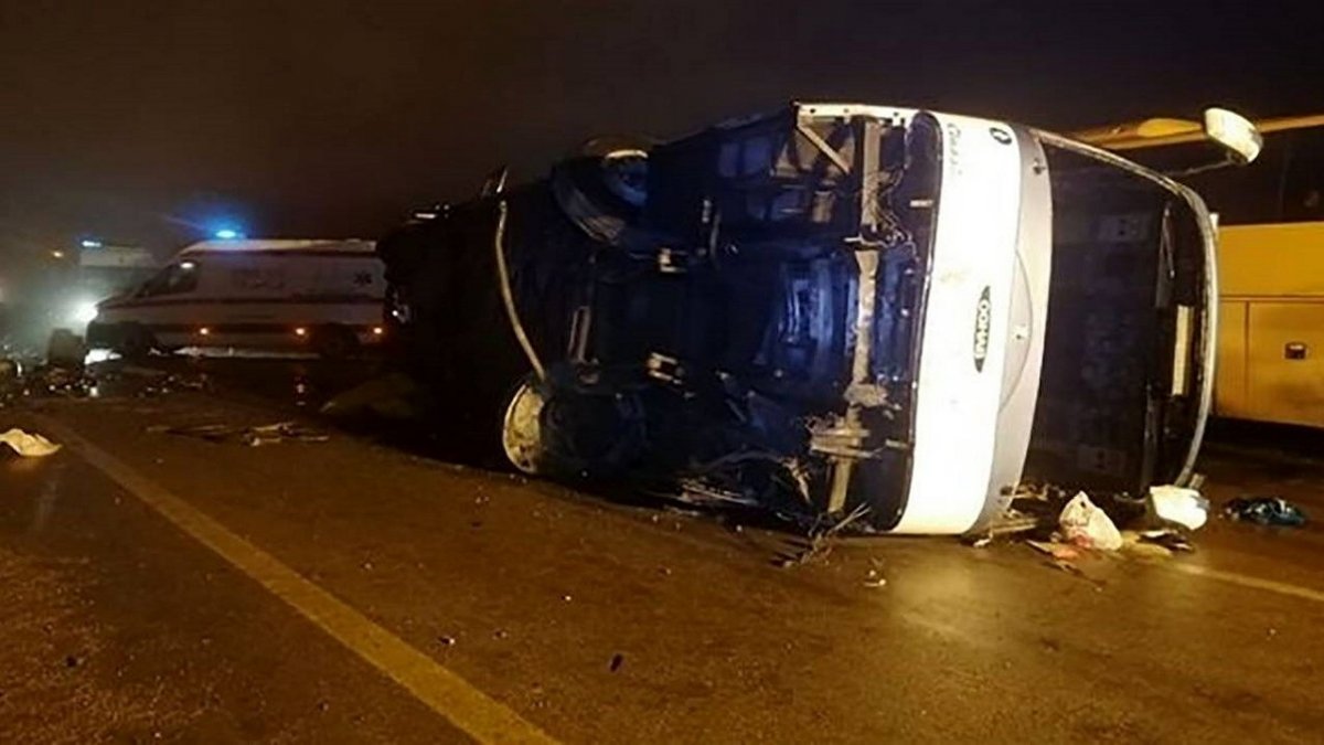 Bus Carrying Students Overturns in Kerman, 6 Dead