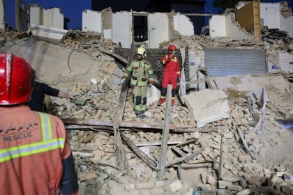 A collapsed building on Taleghani Street has resulted in at least three people being injured