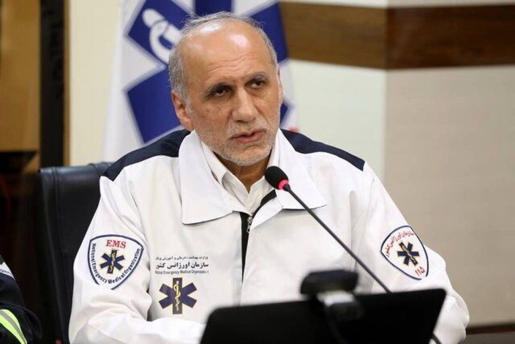 Head of Emergency Organization: Pedestrian Emergency Team in Tehran Bazaar to Revive Those Who Had a Stroke Seeing Prices