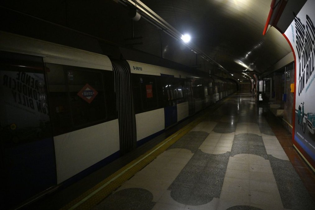 Following Widespread Power Outage in Spain, Urban Trains Also Halted