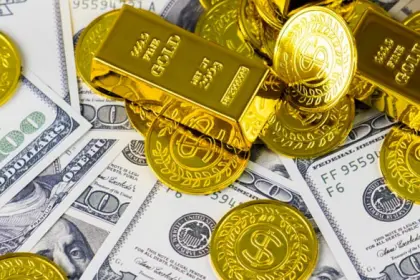 The Price of Dollar and Gold in Iran Decreased