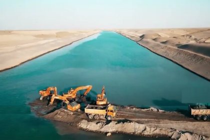 Zahrehvand, a Member of Afghanistan's National Security Commission, Uses Iranian Cement to Block Water from Entering Iran