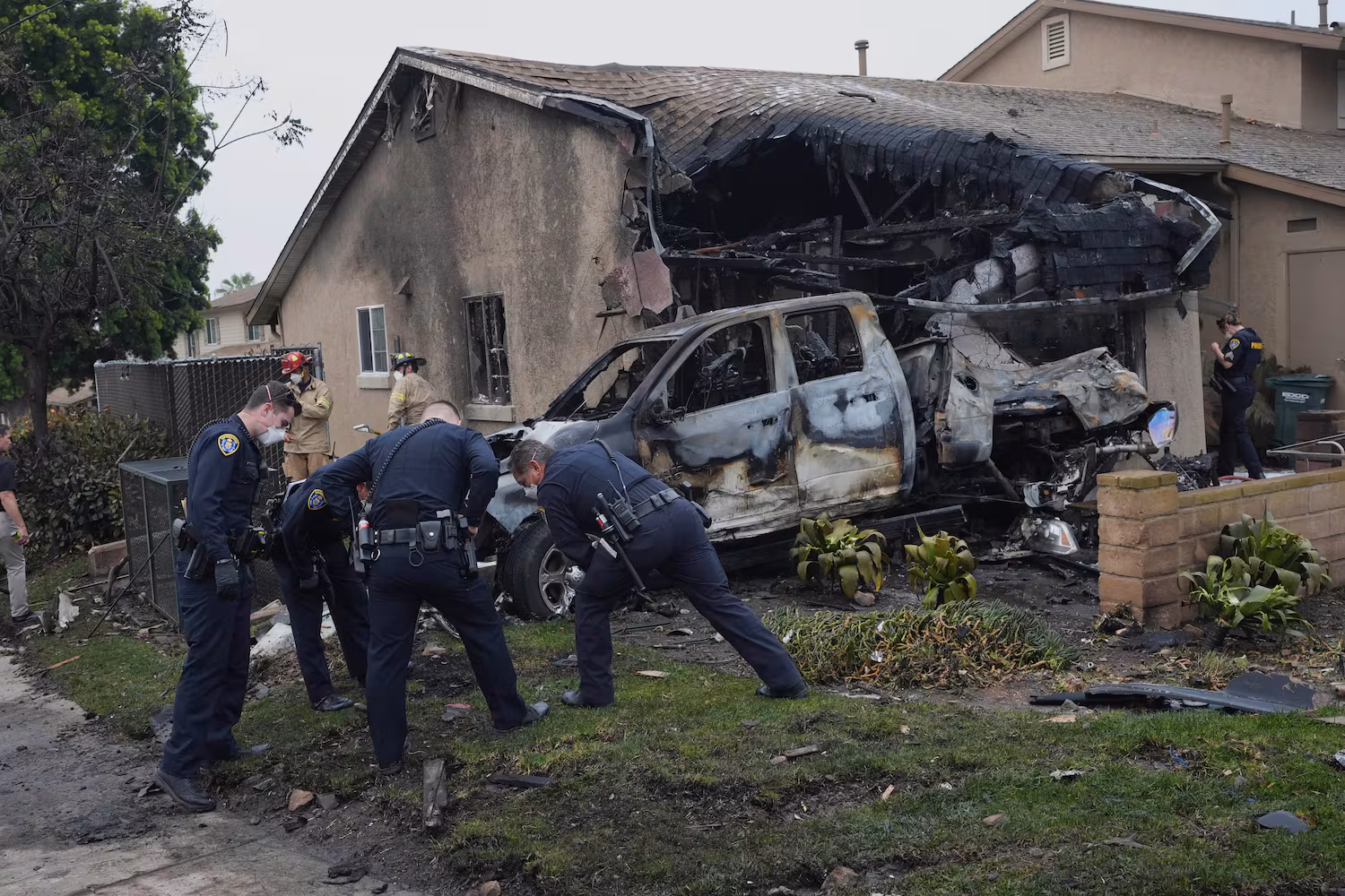 Jet Crash in Residential Area in America Leads to Cars and Homes Catching Fire