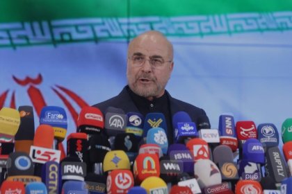 Ghalibaf's Non-Police Remarks on Hijab Among Police Commanders