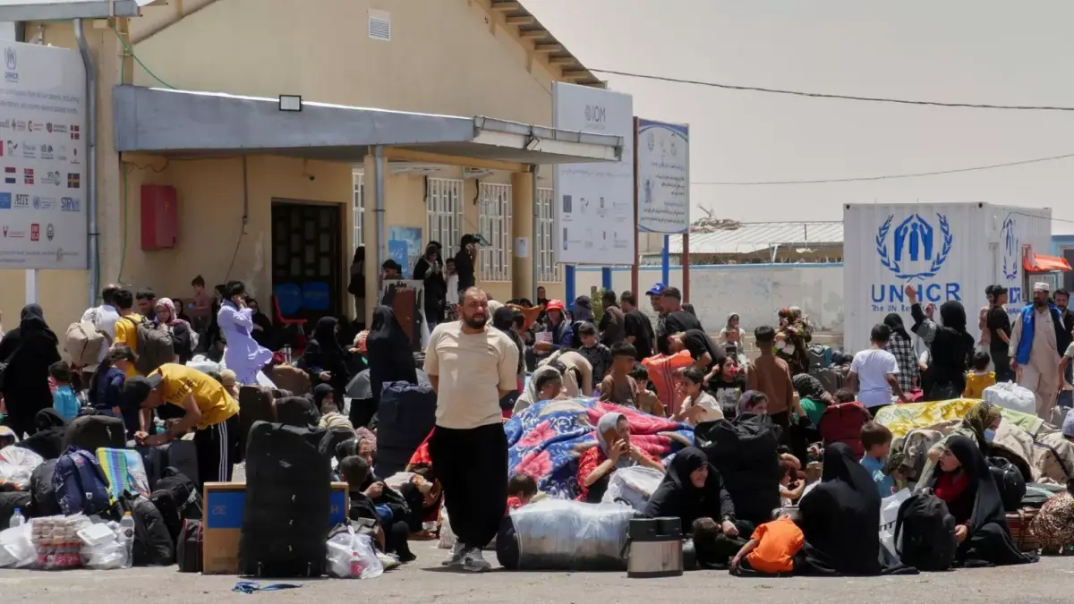 In the past 37 days, 450,000 Afghans have returned to their country from Iran, says the UN
