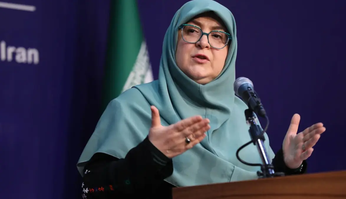 Mohajerani, the Government Spokesperson: Pezeshkian's Class-Based Internet Has No Legal Basis