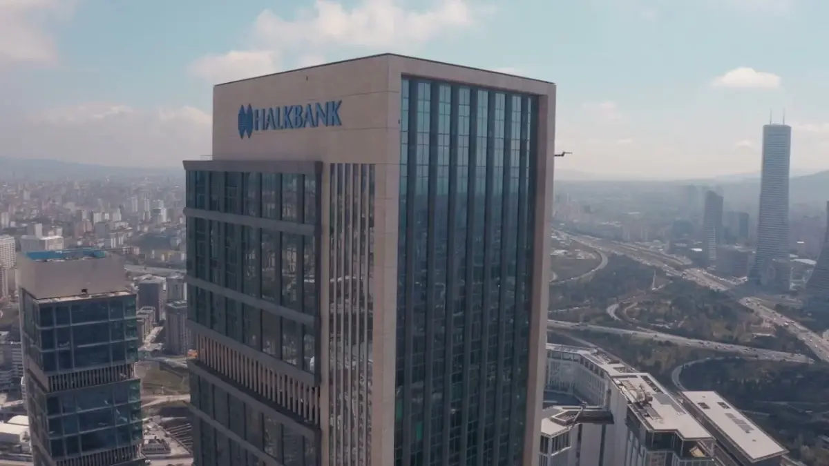 Der Spiegel Weekly Reports on Transfer of 15 Billion Euros from Turkey's Halkbank to Iran