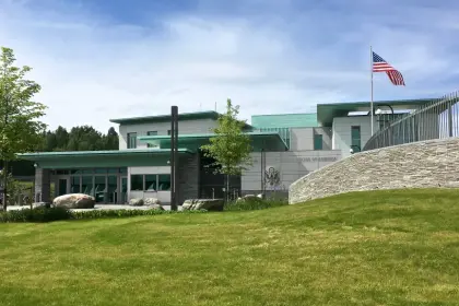 Norwegian State TV: US Embassy Guard in Norway Accused of Spying for Russia and Iran