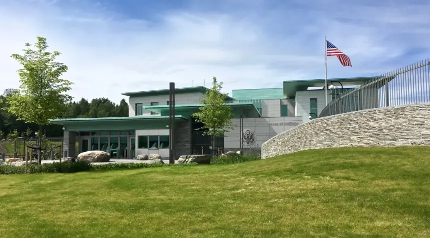 Norwegian State TV: US Embassy Guard in Norway Accused of Spying for Russia and Iran