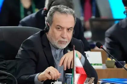 Iran's Foreign Minister Holds Phone Talks with Three European Countries on Nuclear Issue