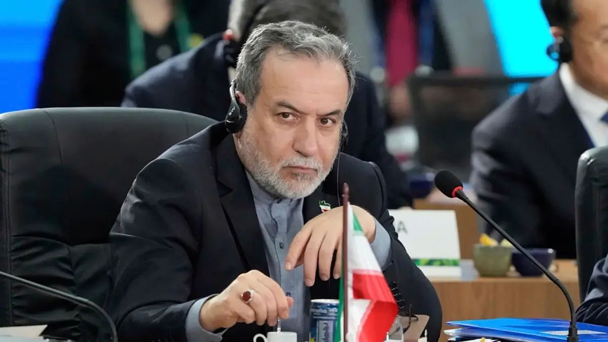 Iran's Foreign Minister Holds Phone Talks with Three European Countries on Nuclear Issue