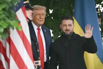 Zelensky to American Reporter: I Changed My Clothes, You Didn't