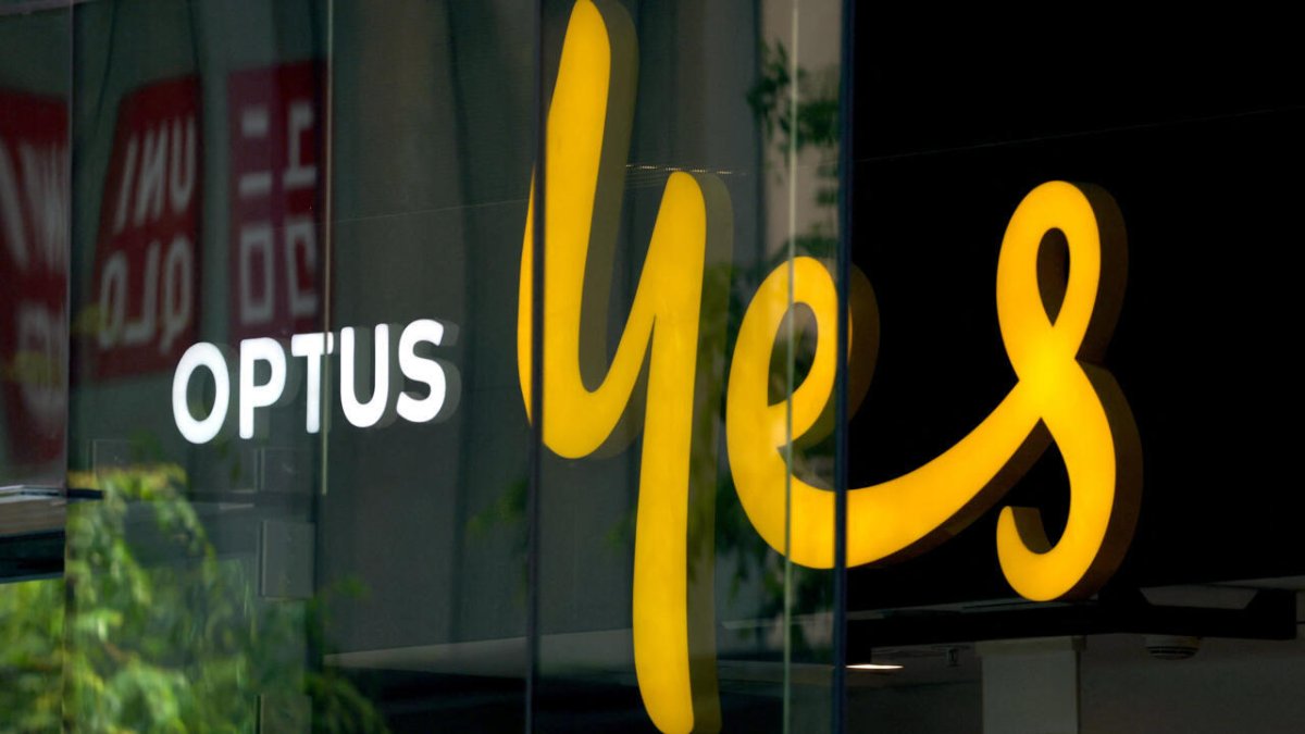 Widespread Telecommunications Outage in Australia Leads to Several Citizen Deaths