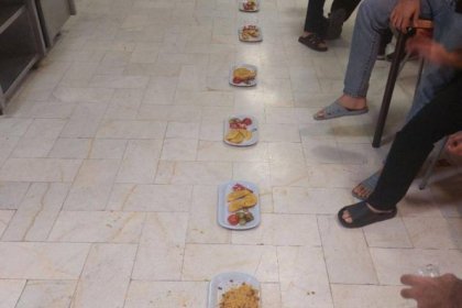 Kharazmi University Students Protest Against Poor Quality Dormitory Food