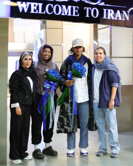 Esteghlal Recruits Two American Players for Women's Basketball Team