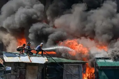 51 Injured in Fire Incident at Sabzevar Commercial-Residential Complex