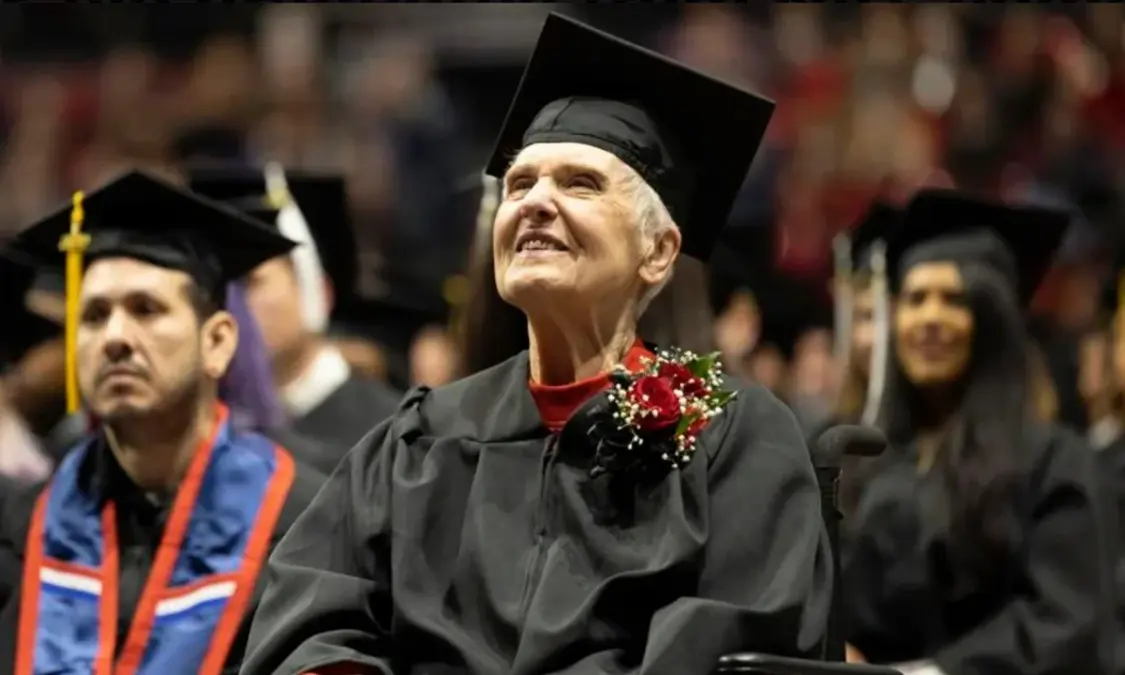 A 90-year-old woman graduates from Belfast University after 70 years of study