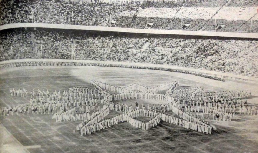 Donyamali Considers Claims About 18-Month Construction of Azadi Stadium Before the Revolution Incorrect