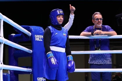 Fatemeh Rastgar Becomes First Female Boxer in Iran's History to Win a Medal