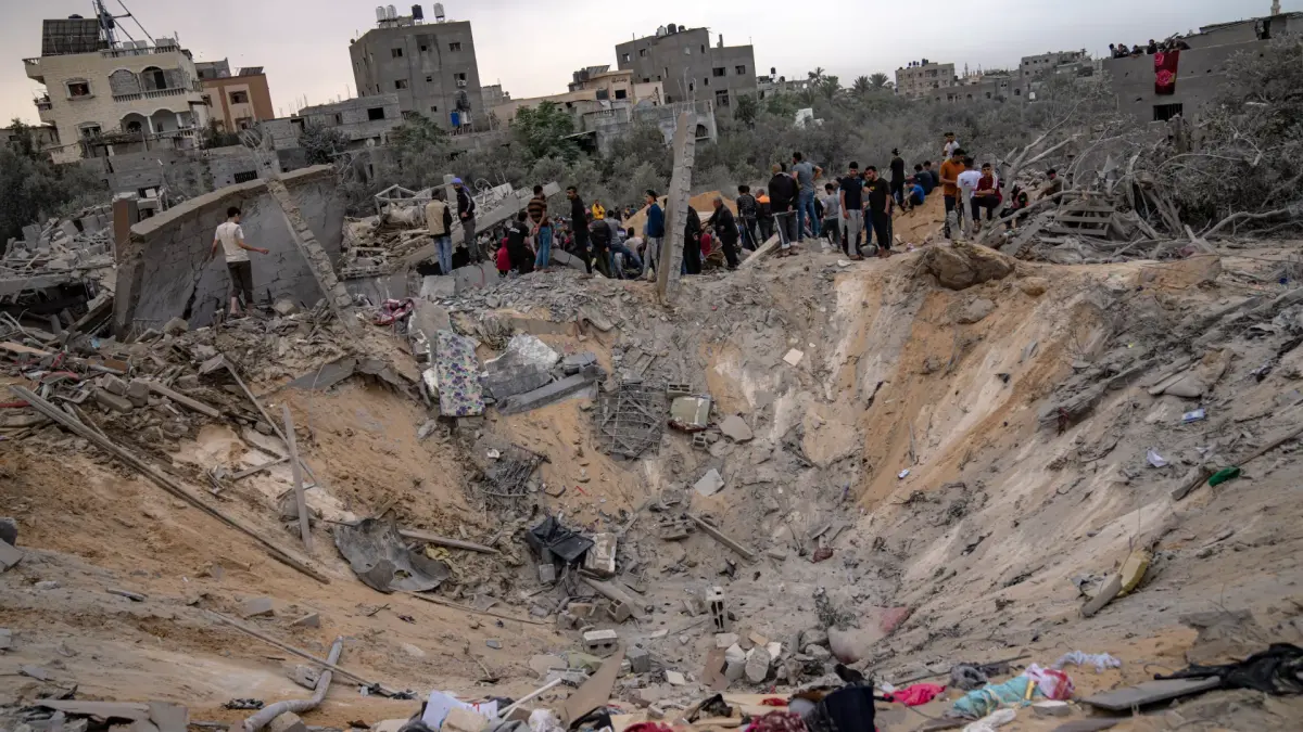 Defusing Unexploded Bombs in Gaza Will Take 30 Years