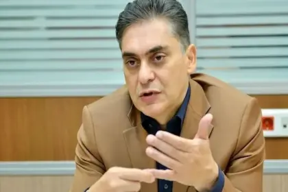 Chamber of Commerce Member to Pezeshkian: You Remove the Internal Sanctions