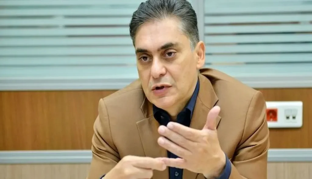 Chamber of Commerce Member to Pezeshkian: You Remove the Internal Sanctions