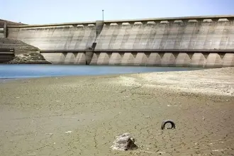 The water volume of Karaj Dam has decreased by more than 40 percent compared to last year