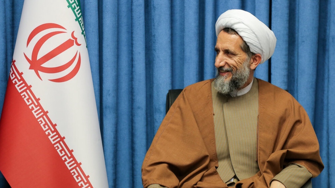 Leader's Representative in Qazvin: If We Purify Our Hearts, Rain Will Fall