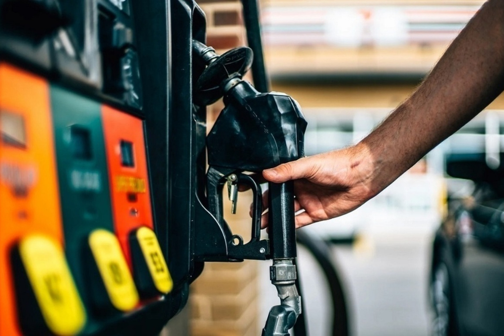 Member of Parliament: Gasoline Prices Set at 1500, 3000, and 5000 Tomans Approved