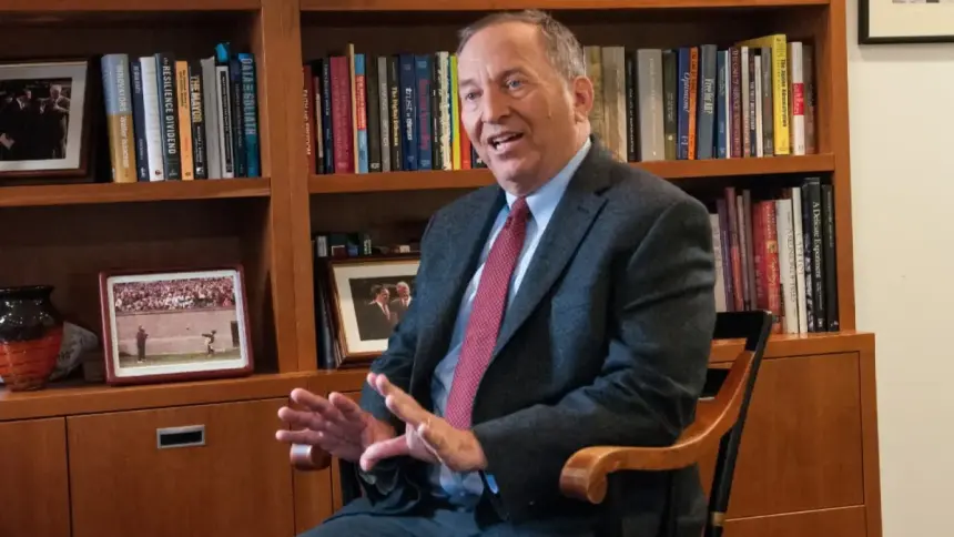 Following the Revelation of Epstein's Case Documents, Bill Clinton's Treasury Secretary Withdraws from Political and Social Activities