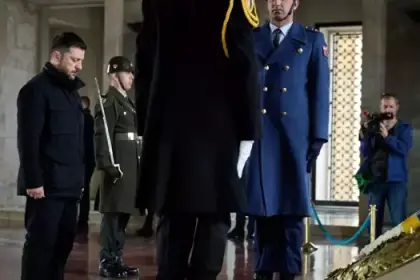 Zelensky Visits Atatürk's Mausoleum Before Starting Efforts to Revive Peace Talks with Russia