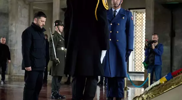 Zelensky Visits Atatürk's Mausoleum Before Starting Efforts to Revive Peace Talks with Russia