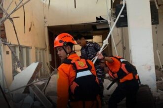 Powerful Earthquake Shakes Eastern Indonesia