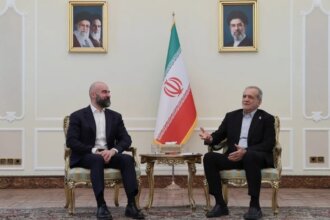 Pezeshkian and Talabani Emphasize Security of Iran and Region's Borders