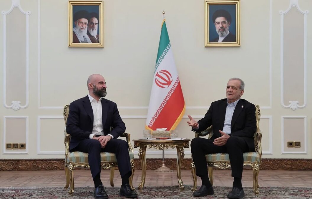 Pezeshkian and Talabani Emphasize Security of Iran and Region's Borders