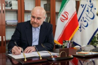Qalibaf Explained the Factors Pressuring the US Economy