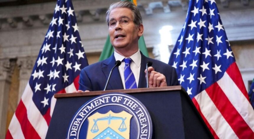 US Treasury Secretary Claims to Negotiate Closing Iran's Land Routes