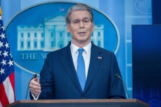 Basent's Claim: Economic Pressure Will Bring Iran to Submission