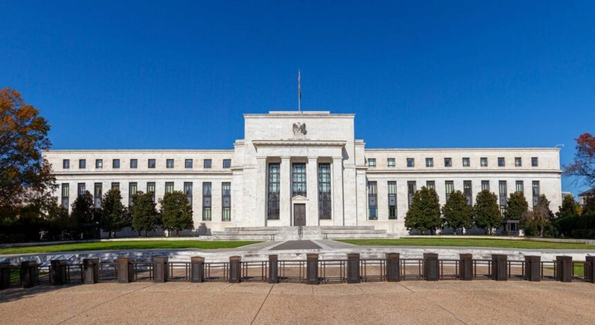 Disruption in the Strait of Hormuz Puts the US Federal Reserve at a Crossroads