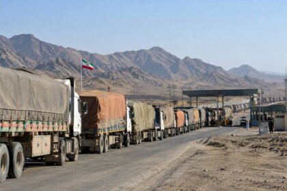 Pakistan Halts the Passage of Cargo Trucks from Iran